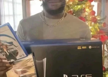 When You Get a Digital PS5 but the Games Are on Disc meme