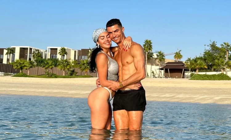 Cristiano Ronaldo and Georgina Rodríguez Announce Engagement — A Family Celebration in Ten Captivating Images