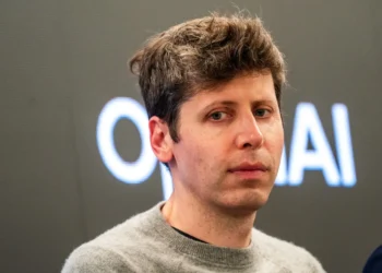 Discover how OpenAI spends tens of millions annually on electricity just because users say 'please' and 'thank you' to ChatGPT. Sam Altman explains the shocking costs behind AI politeness and why it's worth the investment for the future of human-AI interaction.